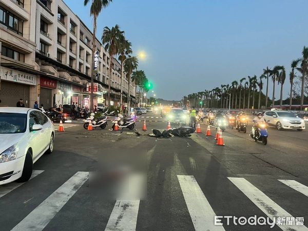 ▲▼高雄國軍林姓士兵休假，騎車離營不久即遭撞飛。（圖／記者吳世龍翻攝）