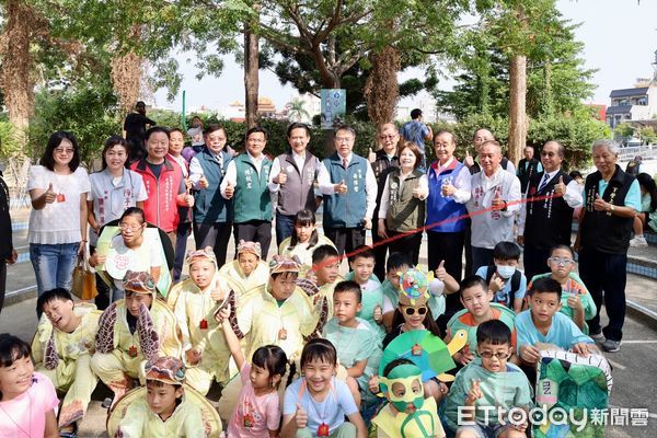 ▲台南下營武承恩公園的台灣龜生態園區辦理啟用儀式，台南市長黃偉哲及立委林俊憲、賴惠員與議員陳秋宏、吳通龍、尤榮智皆到場共襄盛舉。（圖／記者林東良翻攝，下同）