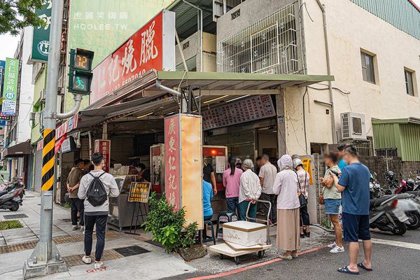 ▲▼左營必吃排隊便當店！滿滿都是肉的五寶飯，供應免費熱湯和飲料。（圖／部落客虎麗提供）