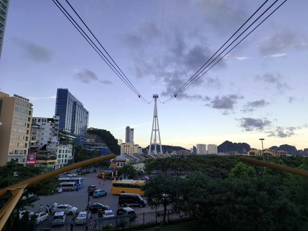 ▲▼北越景點女皇雙層纜車、太陽之眼摩天輪，俯瞰下龍灣與夕照美景。（圖／大口提供）