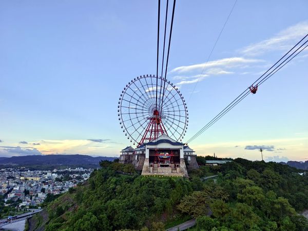 北越景點，女皇雙層纜車、太陽之眼摩天輪．俯瞰下龍灣與夕照美景。