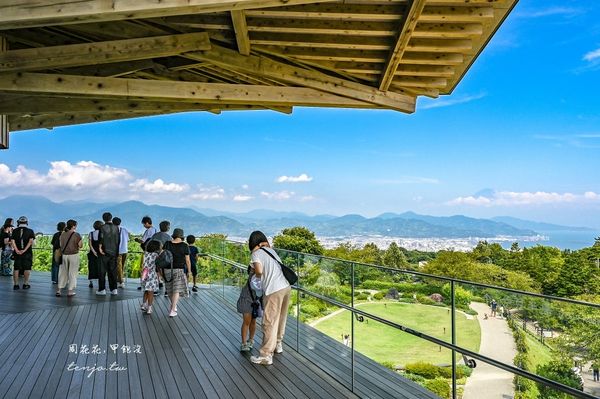 ▲▼免門票免費參觀日本隈研吾建築，全景展望台眺望富士山駿河灣！（圖／部落客周花花提供）