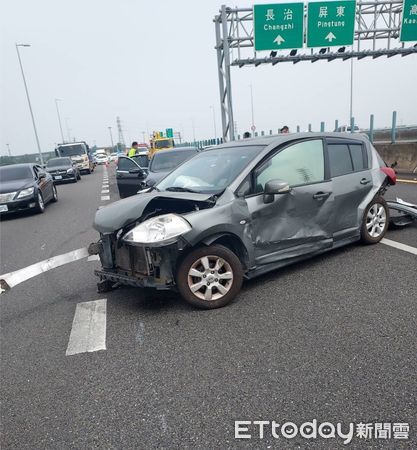 ▲國道三號竹田路段20日上午發生交通事故            。（圖／第五公路警察大隊提供）