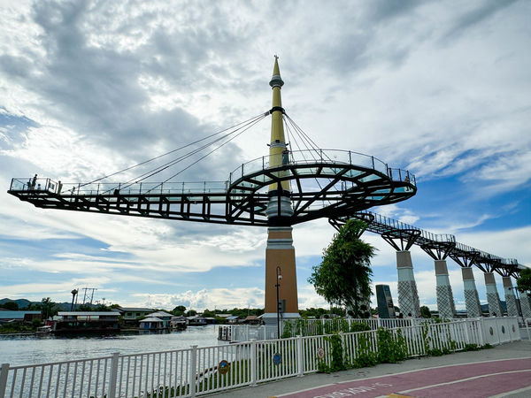 ▲▼探訪泰式風情與美景「北碧府天空步道」全透明玻璃橋面 週六市集平價又好逛!。（圖／部落客viviyu提供）