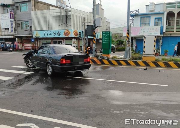 ▲屏東縣枋寮鄉21日清晨車禍。（圖／記者陳崑福翻攝，下同）