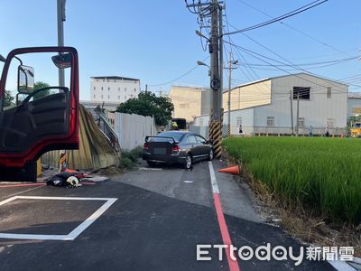 快訊／台中奪命車禍！21歲男自撞電桿　頭顱破裂送醫搶救亡