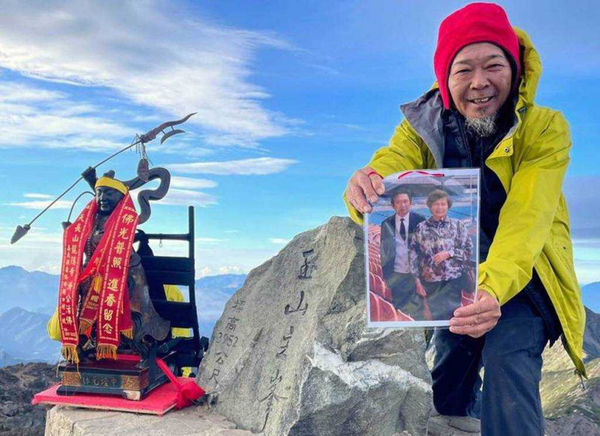 民俗專家被酸民惡意批評！廖大乙不只提告　還帶父母遺照衝網友家