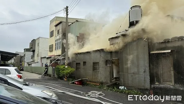 ▲▼雲林麥寮超市火警。（圖／民眾提供）