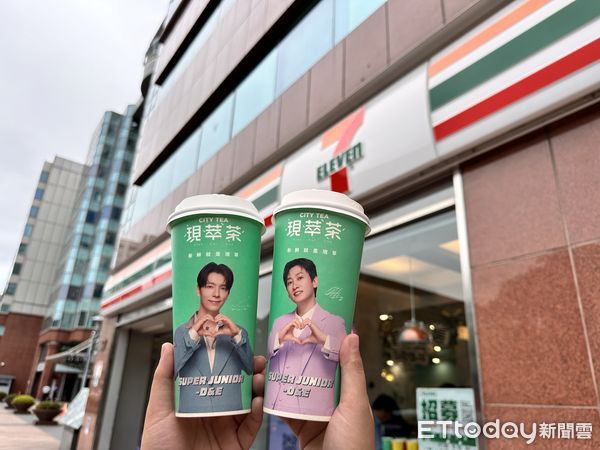 ▲▼7-11首度重磅聯名SUPER JUNIER-D&E，超人氣偶像DONGHAE東海、EUNHYUK銀赫的肖像躍上商品包裝，一口氣推出10款韓式美食、飲料，就連思樂冰、霜淇淋都有限定包裝。（圖／記者林育綾攝）