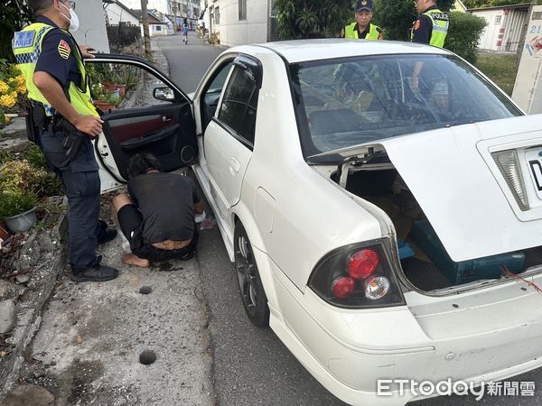 ▲鄭姓駕駛遭警方使用辣椒水制伏。（圖／記者楊漢聲攝）