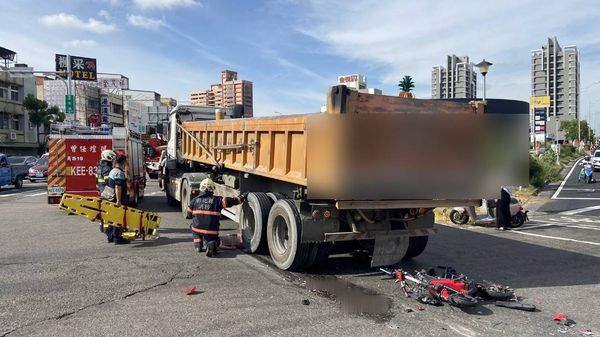 ▲彰化員林市砂石車輾過電動機車，女騎士送醫不治。（圖／民眾提供）