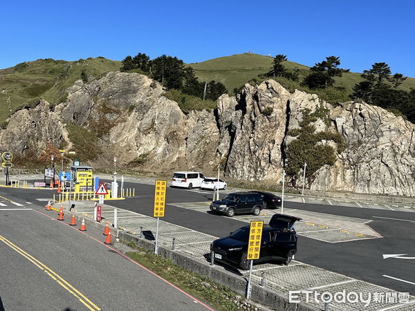 ▲合歡山武嶺停車場增設機車悠遊卡及一卡通繳費方式。（圖／記者高堂堯翻攝）