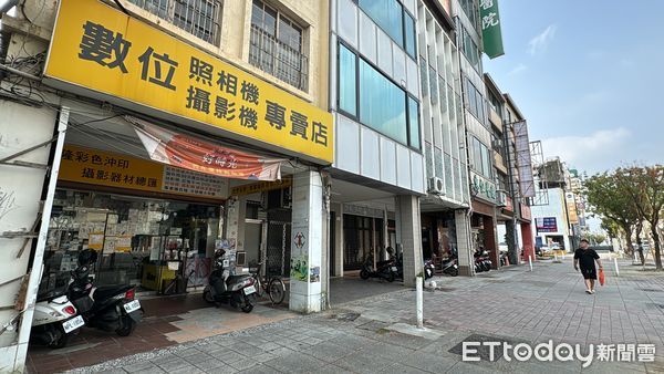 ▲▼高雄,中山路,新興區,店面,茂德             。（圖／記者張雅雲攝）