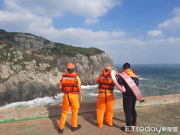 ▲▼上午小紫澳海域有陸籍漁工落海。（圖／記者林名揚翻攝）