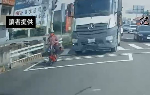 ▲彰化女騎士騎乘電動二輪機車遭砂石車輾壓不治。（圖／民眾提供）