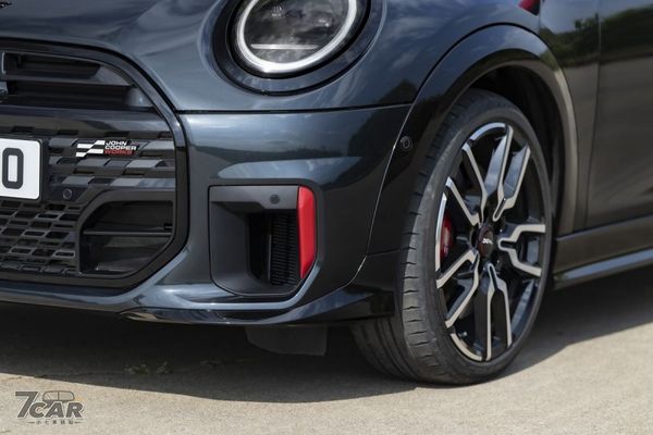 搭載 2.0L 動力，最高輸出達 231 匹　全新 Mini John Cooper Works 燃油車型亮相