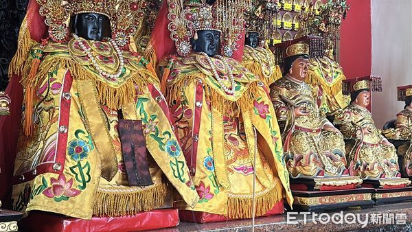 ▲▼高雄媽祖流淚             。（圖／記者陳宏瑞攝）