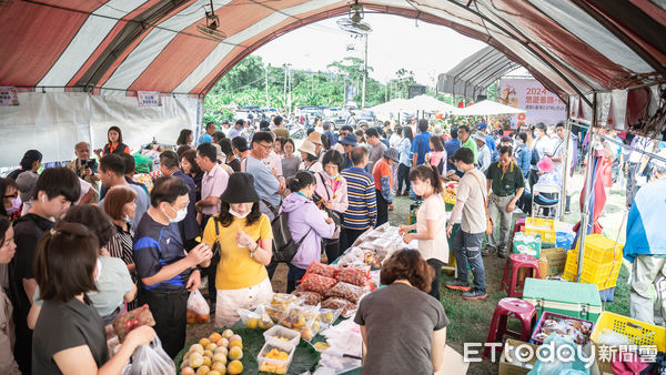 ▲▼ 番路鄉柿子節「五星級與優質飯店免費住宿抽獎活動，帶動當地農業與觀光的雙軌發展。 。（圖／記者翁伊森翻攝）