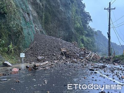 北橫公路牛鬥路段土石坍滑！路段封閉　預計今12時搶通