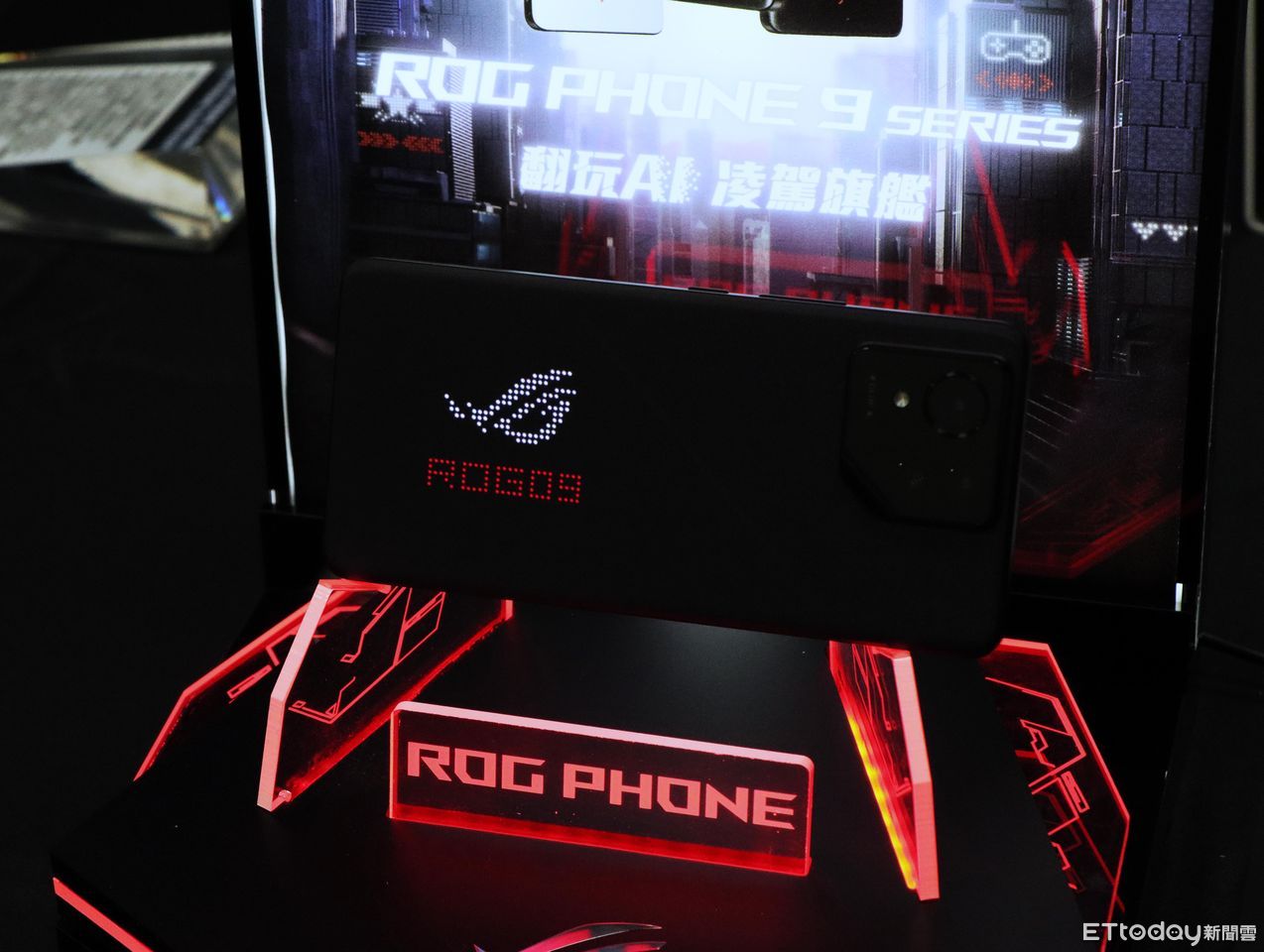 ▲▼      ROG9,ROG,玩家共和國,ASUS,ROG 9 11/19 22:00前請勿使用，       。（圖／記者蘇晟彥攝）