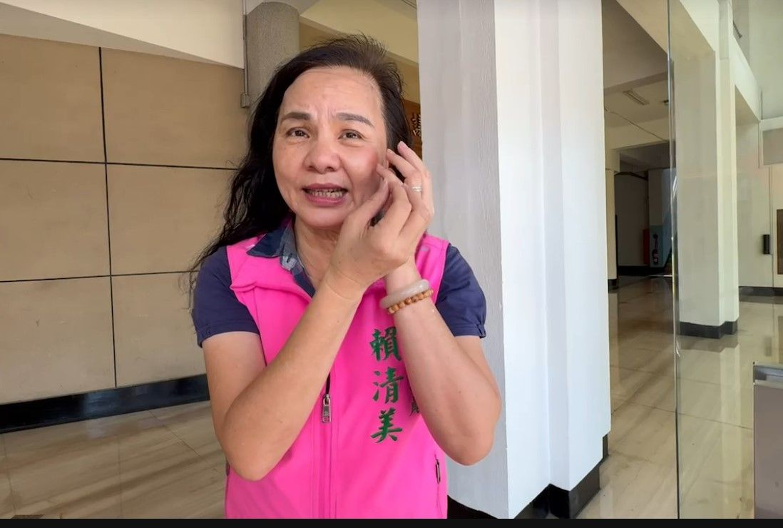 ▲彰化縣議員賴清美遭議會玻璃門撞傷。（圖／縣議員賴清美提供）