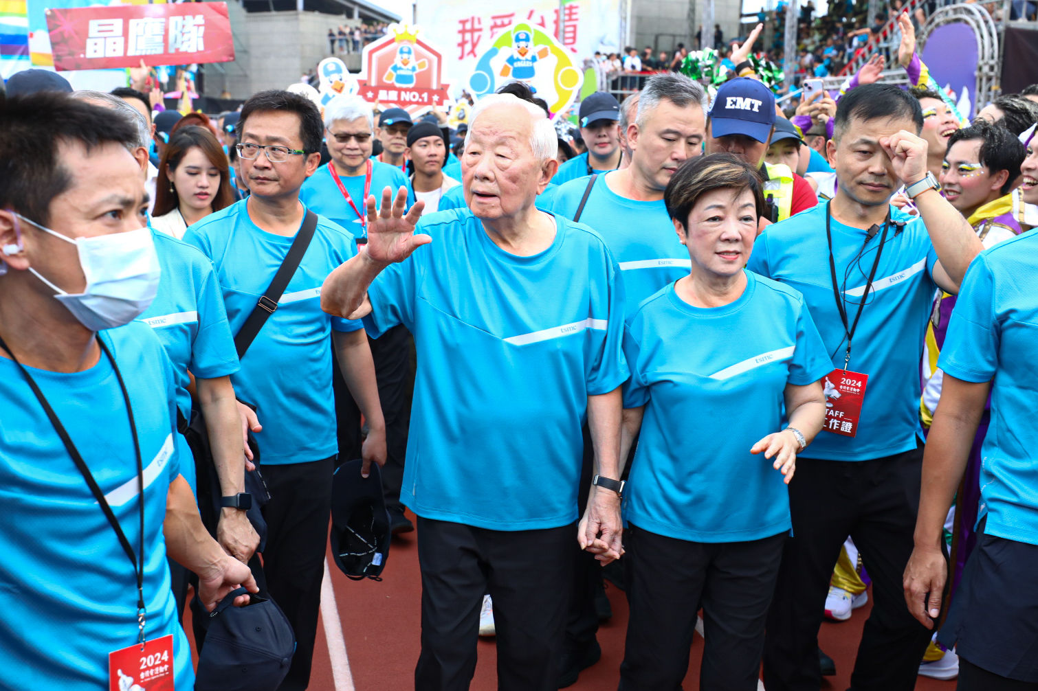 ▲台積電創辦人張忠謀與夫人張淑芬出席運動會。（圖／記者林敬旻攝）