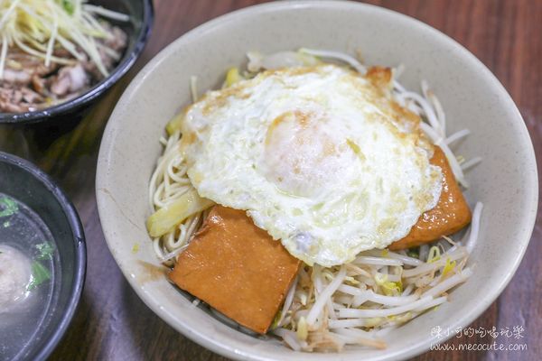 ▲▼凌晨三點半營業台北早餐推薦，萬華阿伯蛋包麵。（圖／部落客陳小可提供）