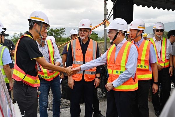 ▲▼行政院長卓榮泰今（26日）視察「花東地區鐵路雙軌電氣化計畫」。（圖／行政院提供）