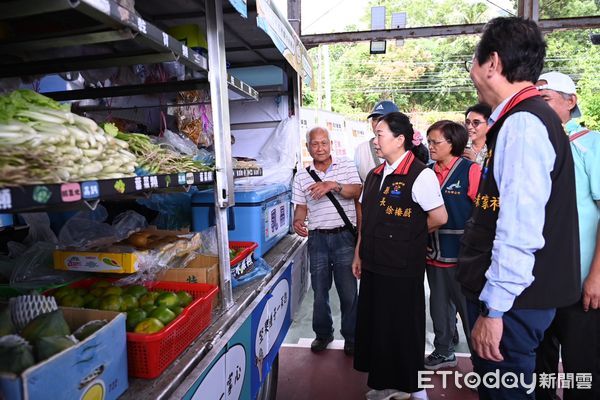 ▲▼巡迴菜車在營養師的協助下進行營養改造並舉辦菜車啟動儀式。（圖／花蓮縣政府提供，下同）