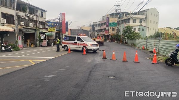 ▲▼台中騎士遭聯結車輾斃原因出爐，疑似道路縮減加上2車同時變換車道造成。（圖／民眾提供，下同）