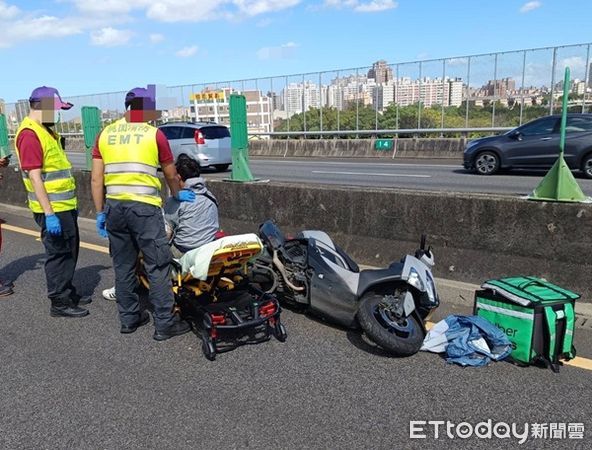 ▲▼國道警察獲報前往處置並通知119救護人員救援（圖／記者楊熾興翻攝）