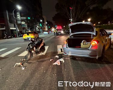 台中小黃路口大迴轉！同向騎士疑來不及閃撞上　意識不清搶救中