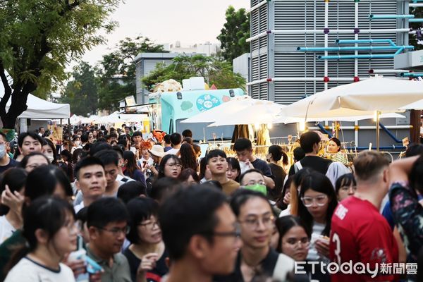 ▲台南週末人潮大爆滿，除了官方辦理的「台灣設計展」等等大小活動，溪南溪北總計近40個活動。（圖／記者林東良翻攝，下同）