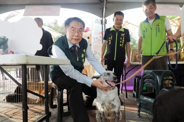 明和公園寵物實踐人犬分流  黃偉哲：臺南是動物友善城（圖／臺南市政府提供）