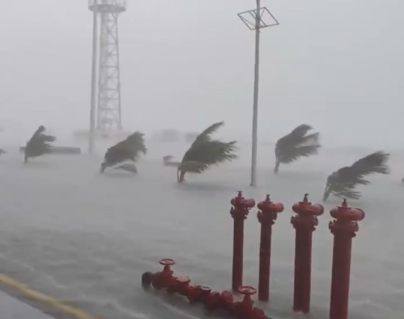 ▲▼海南海水倒灌。（圖／翻攝自微博）