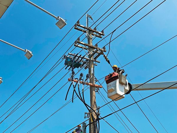 檢調查出台綠簽約的很多農地居然連台電饋線都沒有，即便案場完工發電，也無法導入台電變電所。（台電提供）