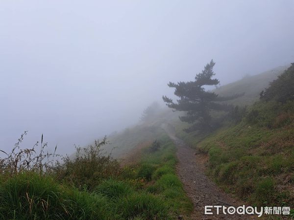 ▲▼    康芮強勢進逼！合歡山、奧萬大森林遊樂區明起休園2天         。（圖／記者高堂堯翻攝）