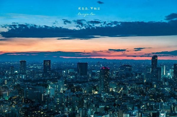 ▲▼東京「免費」夜景推薦！欣賞夕陽的絕佳位置　太陽下山後的藍調時刻超夢幻。（圖／部落客周花花提供）