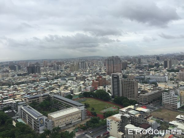 ▲▼ 颱風,透天,車位,康芮            。（圖／記者張雅雲攝）