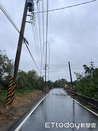 ▲▼ 強颱「康芮」造成嘉義地區14,825戶停電 經台電積極搶修尚餘8,307戶仍停電中   。（圖／台電嘉義區處提供）