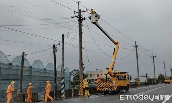 ▲雲林今日下午13時止，轄區內累積曾停電戶數近8千戶，目前仍有3千多戶停電。（圖／記者王悉宇翻攝）