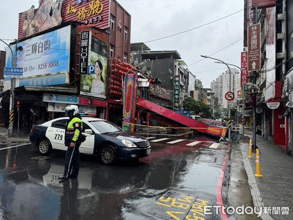 圖 慈惠宮牌樓倒塌