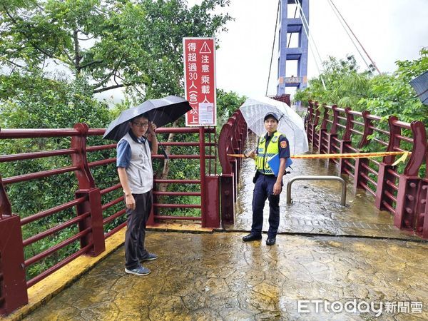 ▲康芮颱風登入台灣，為維護轄區居民安全，台南市警玉井分局，目前已協助玉井、楠西及南化區公所執行預防性撤離保全戶共計119戶、203人。（圖／記者林東良翻攝，下同）