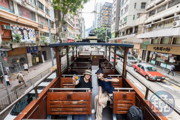 敞篷設計的上層可以乘著風，用雙眼探索香港城市角落。