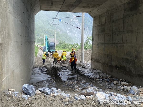 ▲▼台鐵提早搶通北迴線和花東線,搶修,路線。（圖／台鐵公司提供）