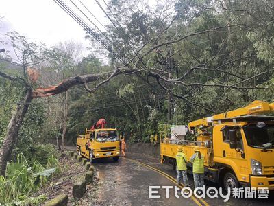 康芮颱風致南投停電戶數逾2萬　台電冒雨搶修...傍晚幾全數復電