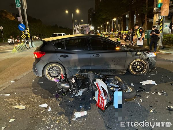 ▲▼劉男與楊男在路口發生碰撞，楊男遭撞飛倒臥路旁。（圖／記者陸運陞翻攝）