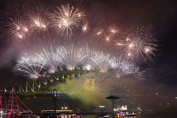 ▲▼雪梨跨年煙火（Sydney New Year’s Eve Fireworks）是一年一度的旅遊盛事，也是全球最早開始的煙火慶典。（圖／部落客Travel with Leo授權提供，勿擅自翻攝）