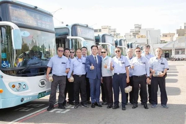 ▲新竹市代理市長邱臣遠特地前往樹林頭停車場視察。（圖／新竹市政府提供）