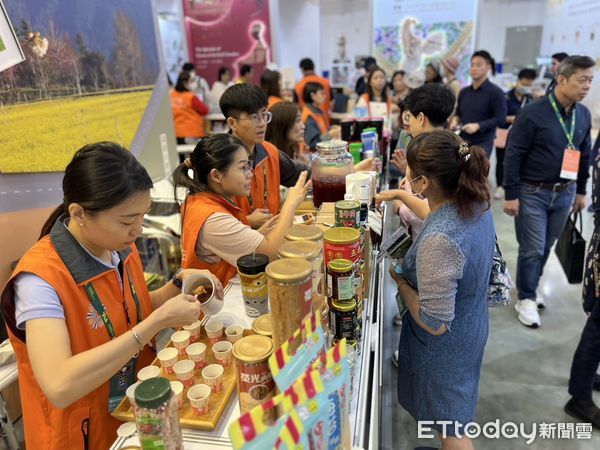 ▲退輔會邀請旅遊達人魏華萱赴台北旅展，親授「健康森呼吸」秘技，分享四季高山之美。（圖／記者高堂堯翻攝）